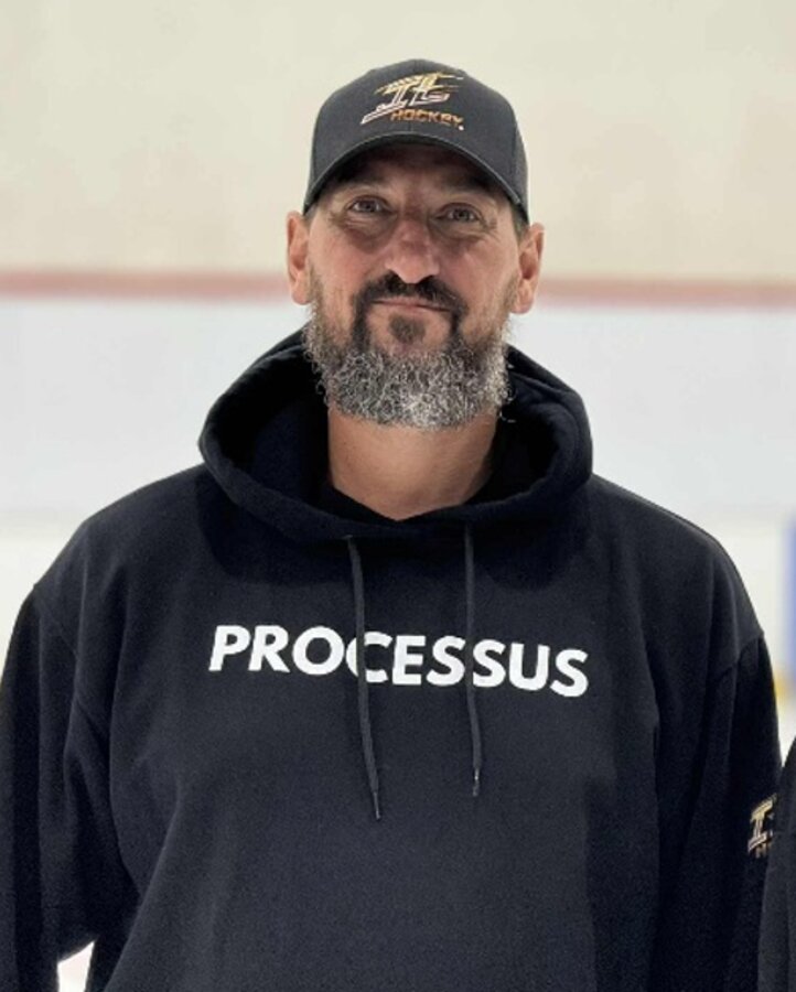 Portrait du coach Jonathan Lussier — JL Hockey, hoodie PROCESSUS